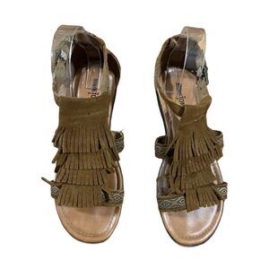 Minnetonka Dusty Brown Maui Womens Suede Leather Fringe sandals